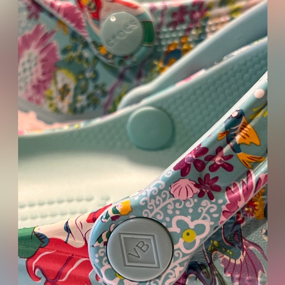 🆕 Crocs Classic Disney | Vera Bradley |Little Mermaid Clogs So Cute! - Picture 14 of 16